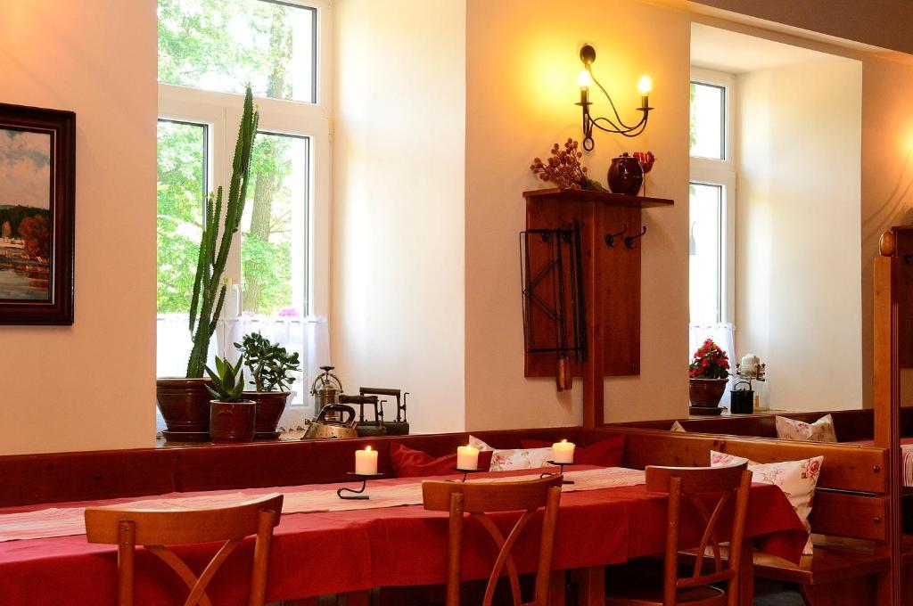Hotel Leopold Racin Экстерьер фото