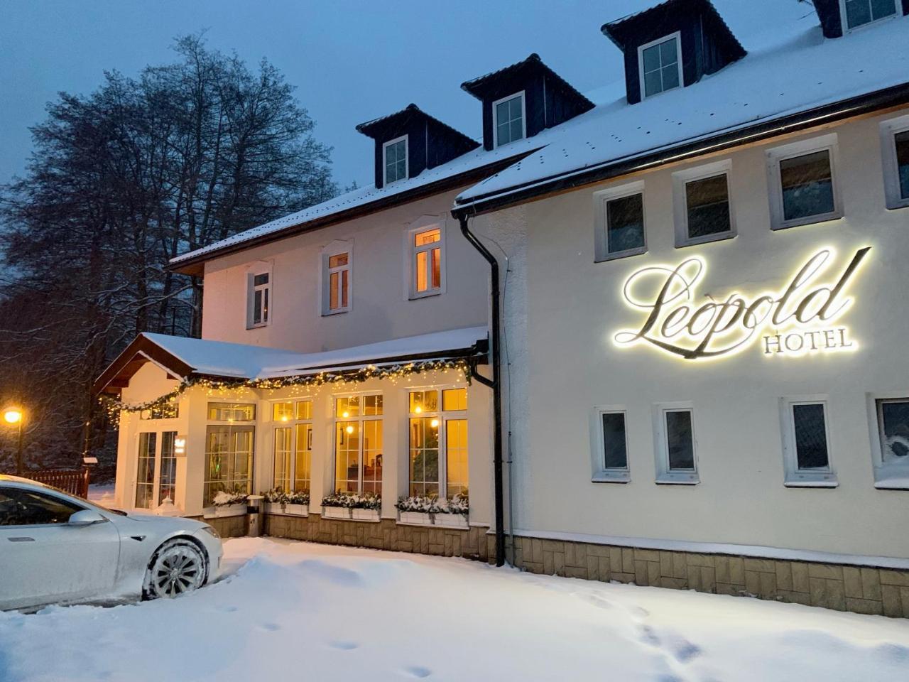 Hotel Leopold Racin Экстерьер фото